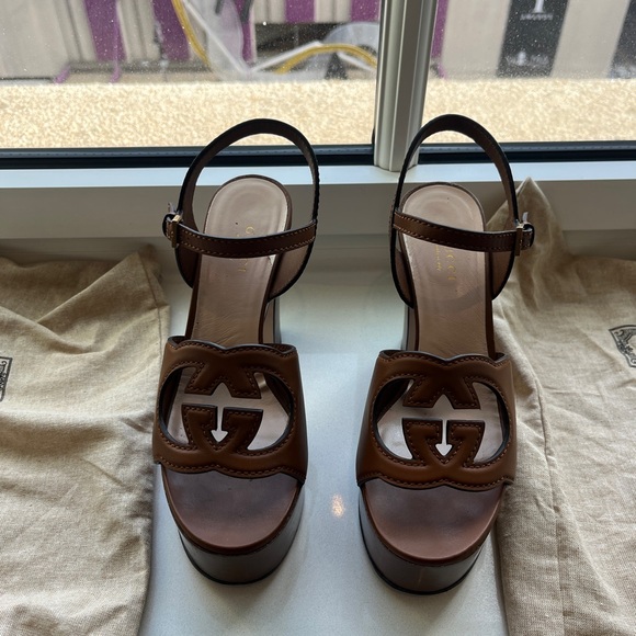 Gucci women’s interlocking G high sandal - only worn 3 times! - Picture 2 of 11